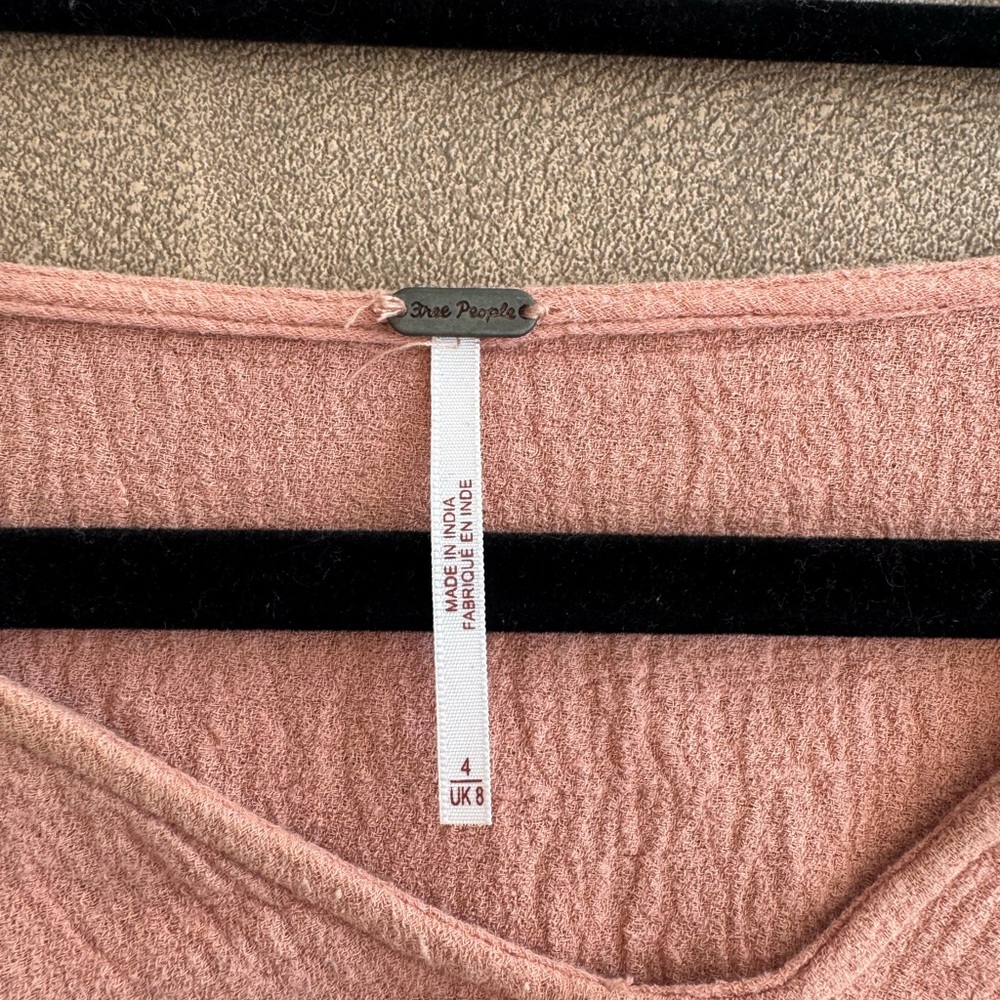 Free People gorgeous peach floral embroidered Blouse crop top - Picture 5 of 10